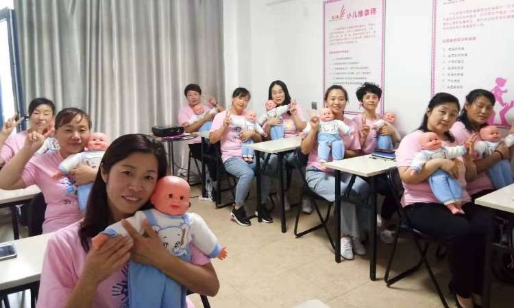 专业家政服务首选 大连爱之翼家政服务